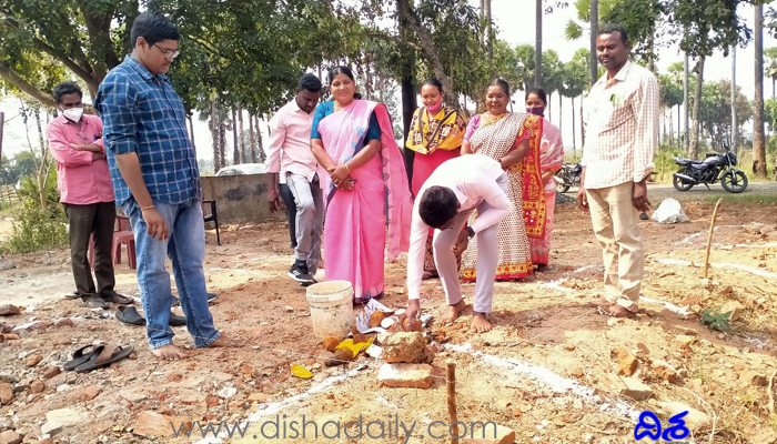 అంగన్వాడి భవన నిర్మాణానికి శంకుస్థాపన