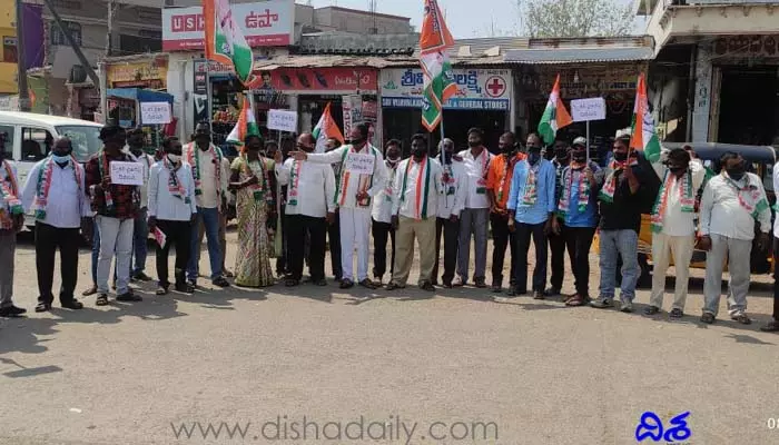 స్పీకర్ అలా చేసి ప్రతిపక్షాల గొంతు నొక్కేస్తునారు: రవీందర్ రెడ్డి