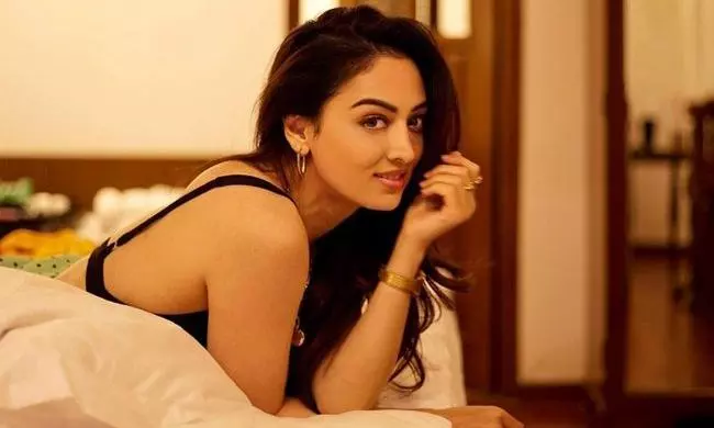 Sandeepa Dhar is teasing with her glamorous stills