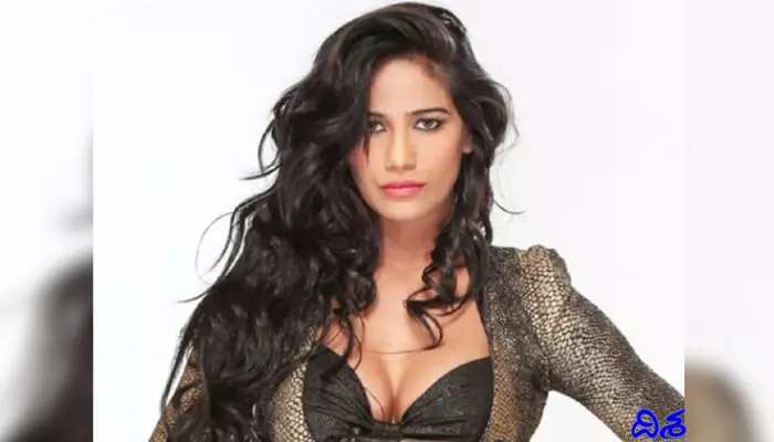 అలా చేస్తే అందరిముందే బట్టలిప్పేస్తా : Poonam Pandey