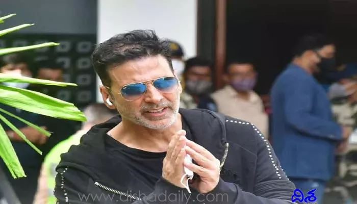 Akshay Kumar: నీటిలో పడిపోయిన హీరో ఫ్రెండ్ సీరియస్ .. భార్యకు కూడా..