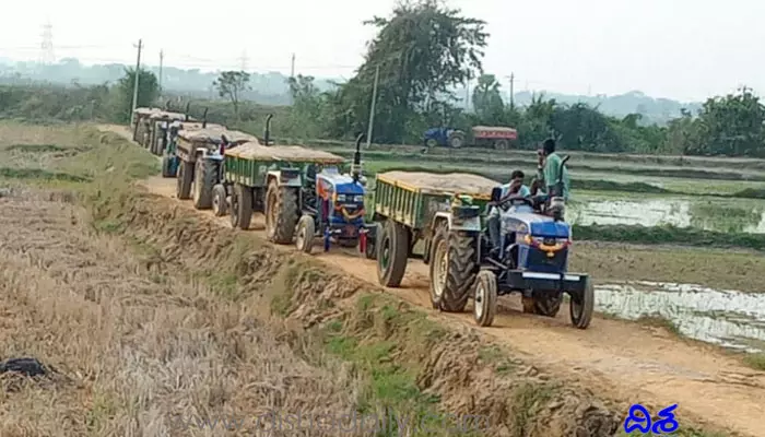 మానేరు నది ఇసుక స్మగ్లర్లకు అడ్డా..