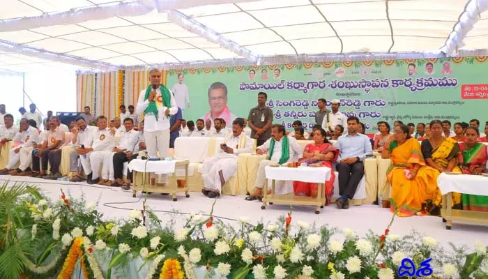 Harish Rao: కాళ్లు మొక్కి కొనే రోజులొస్తాయి.. కేంద్ర ప్రభుత్వంపై మంత్రి హరీష్ రావు ఫైర్