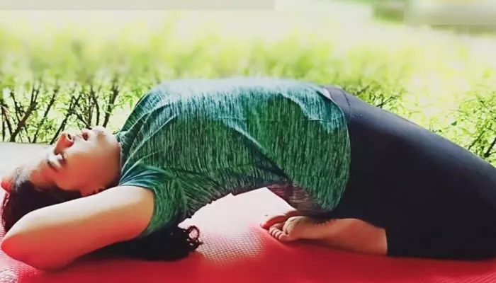 Yoga: శుప్త వజ్రాసనం ఎలా చేయాలి? ప్రయోజనాలేంటి?