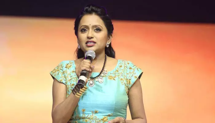 Suma Kanakala: బూతులు మాట్లడిన సుమ.. సోషల్ మీడియాలో భారీగా..