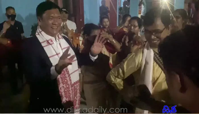 CM Dance Video: సంప్రదాయ నృత్యం చేసిన సీఎం.. వీడియో వైరల్