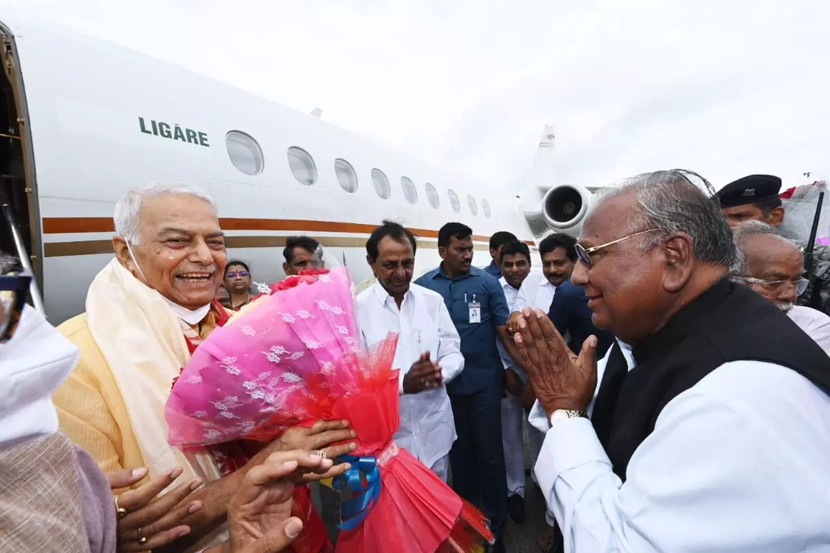 Congress Senior Leader Hanumantha Rao Welcomes Yashwant Singh At Begumpet Airport In Hyderabad