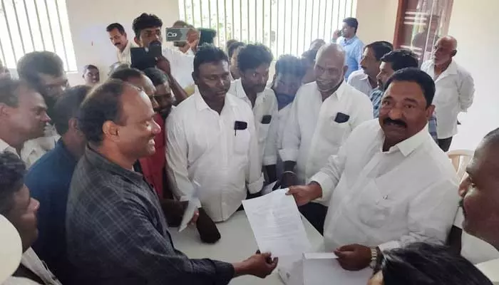 Mission Bhagiratha Employees meets MLA Sandra Venkata veeraiah