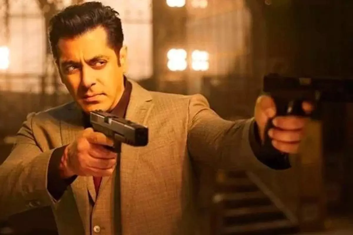 Salman Khan Urges permission for Weapon license after death threat