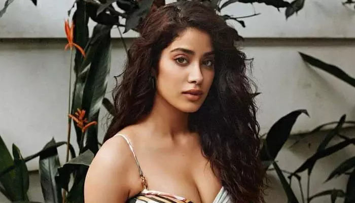 Janhvi Kapoor with stunning looks