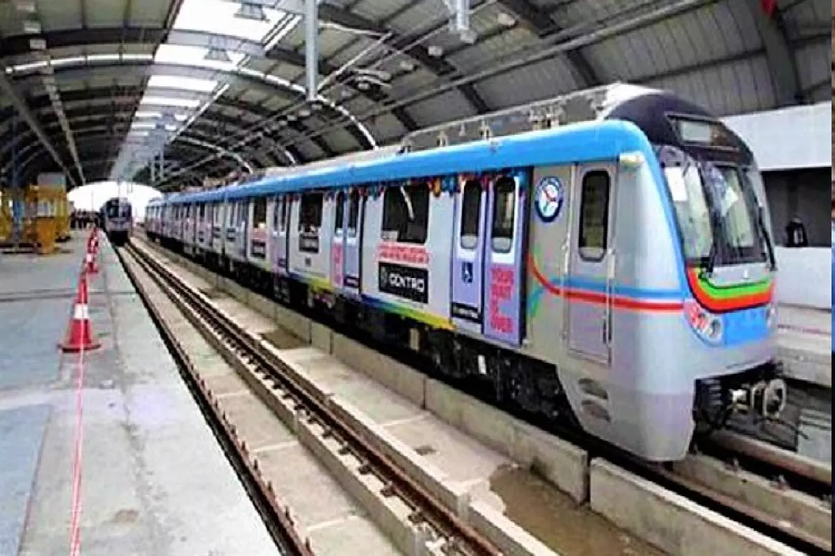 Hyderabad metro trains will stop for 1 minute on august 16