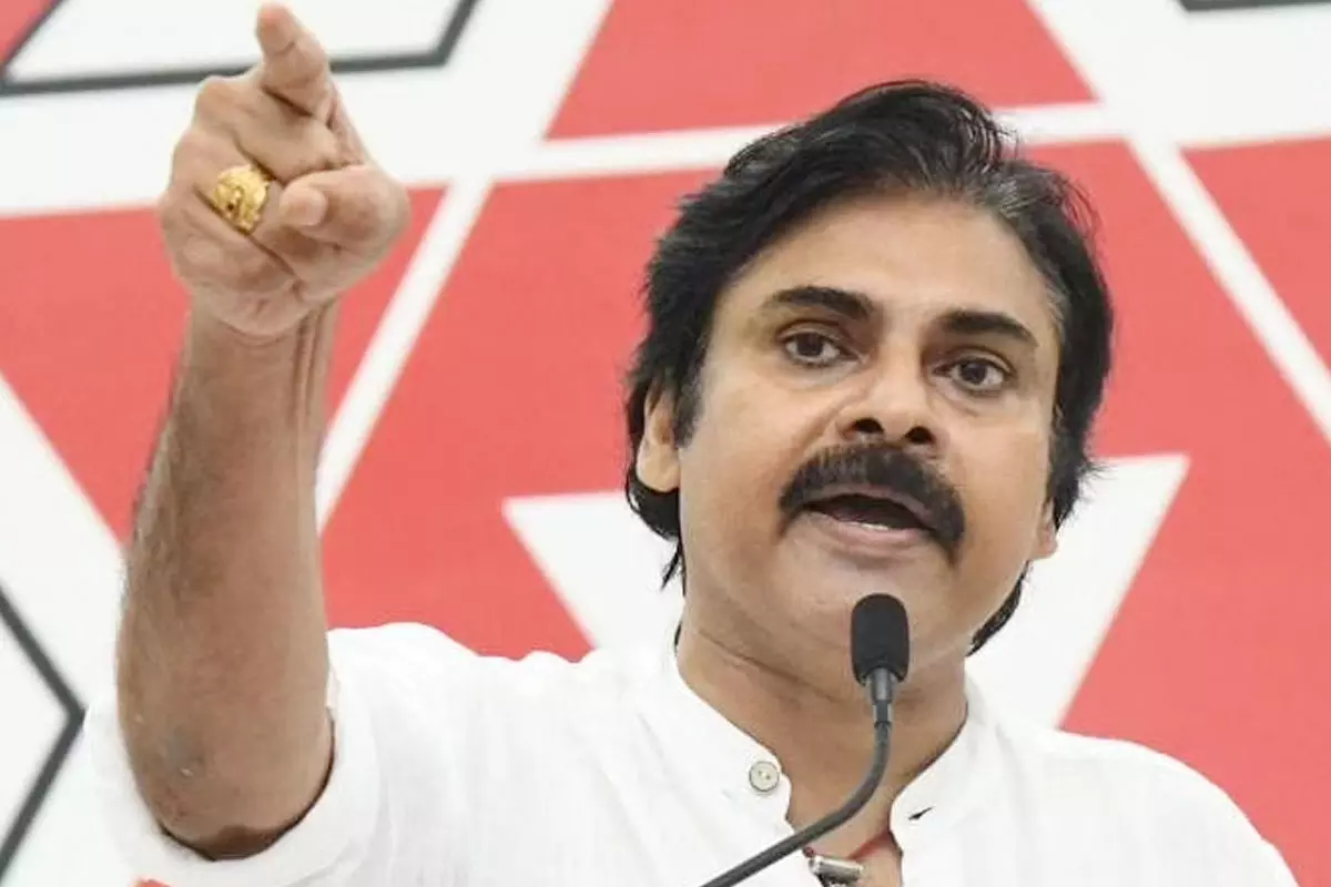 చిరంజీవితో దండం పెట్టించుకుంటారా.. Jagan Mohan Reddy పై Pawan Kalyan సీరియస్ (వీడియో)