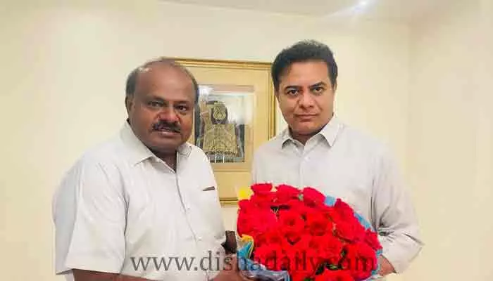 Karnataka EX CM Kumar Swamy Praises Minister KTR