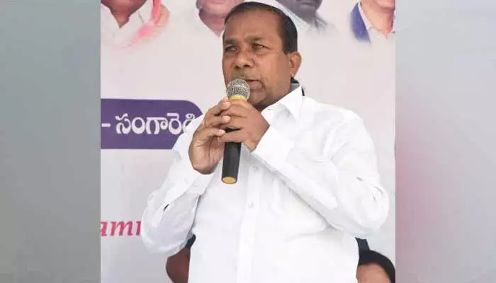 కన్నీరు పెట్టుకున్న టీఆర్ఎస్ ఎమ్మెల్యే మాణిక్ రావు (వీడియో)