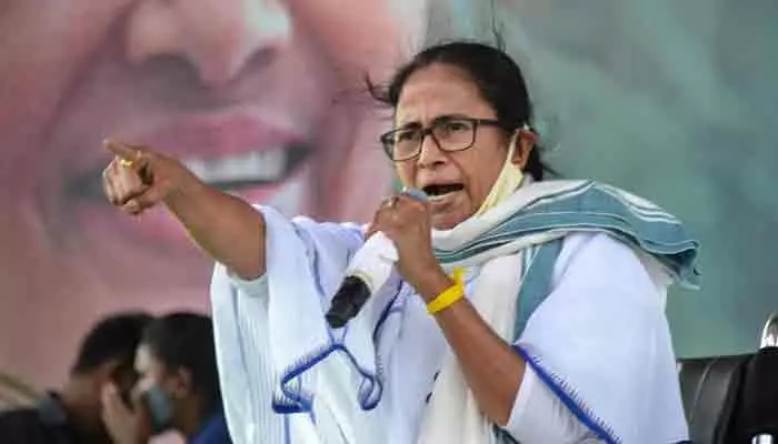 బడ్జెట్ పూర్తి అబద్దాలే : Mamata Banerjee