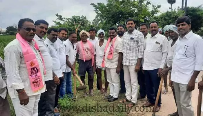 మునుగోడు ప్రచారంలో జిల్లా నాయకులు..