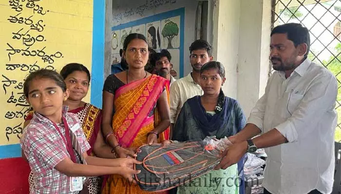 తన సొంత ఖర్చులతో  అదంతా చేశాడు..