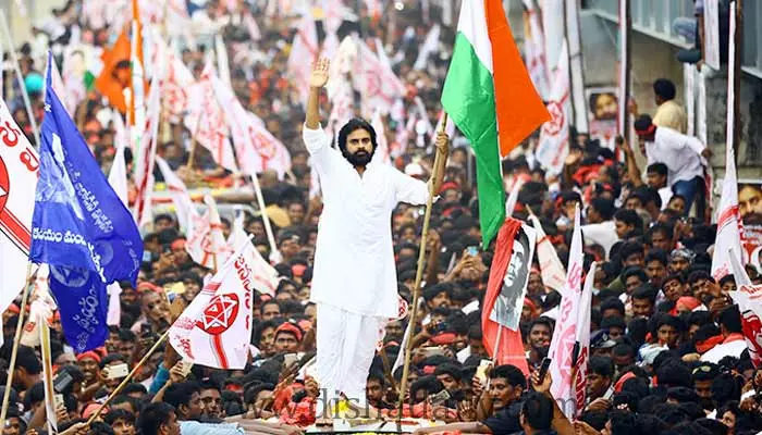 కొత్త రాజకీయం మొదలెట్టిన Pawan Kalyan.. విశాఖ ఘటన తర్వాత..!!