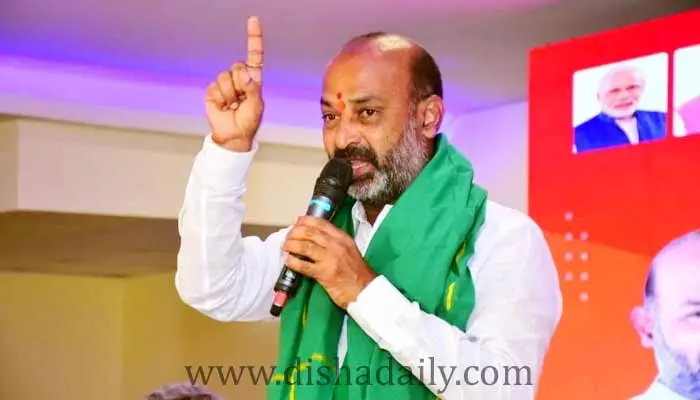 బండి సంజయ్‌కు అనూహ్య షాకిచ్చిన పోలీసులు!