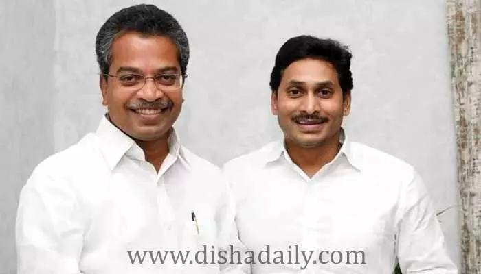 నా తండ్రి వ్యాఖ్యలు పట్టించుకోవద్దు.. నేను Jagan వెన్నంటే ఉంటా..!