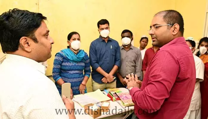 సకాలంలో వైద్య సేవలు అందించాలి