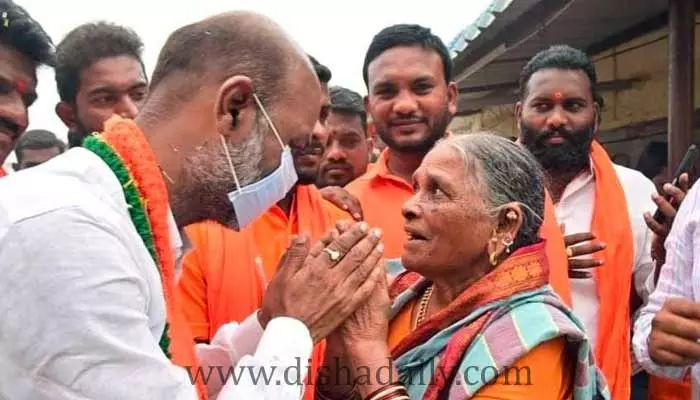 సమస్యలు తెలుసుకుంటూ కొనసాగుతున్న Bandi Sanjay పాదయాత్ర