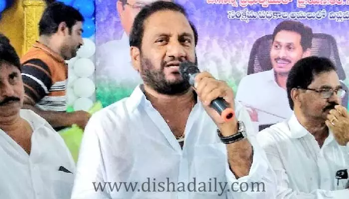 వలంటీర్ ఉద్యోగాలపై YCP MLA సంచలన వ్యాఖ్యలు