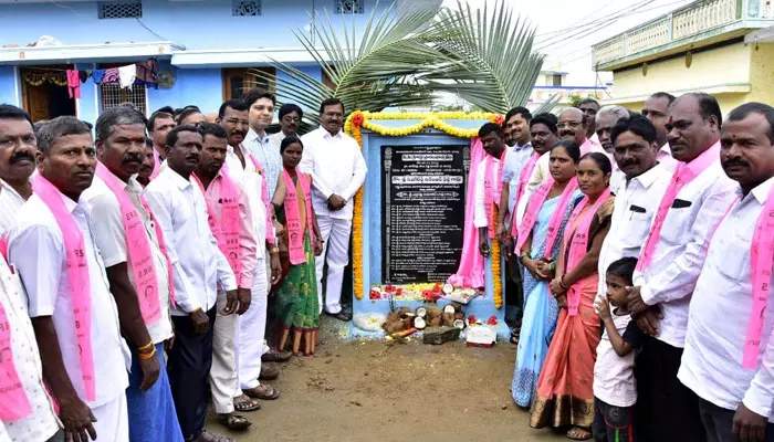 గ్రామాల్లో మౌళిక వసతుల కల్పనే ధ్యేయం : మంత్రి నిరంజన్ రెడ్డి