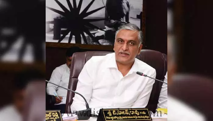 పేషెంట్లపై దురుసుగా ప్రవర్తిస్తే చర్యలు : Minister Harish Rao