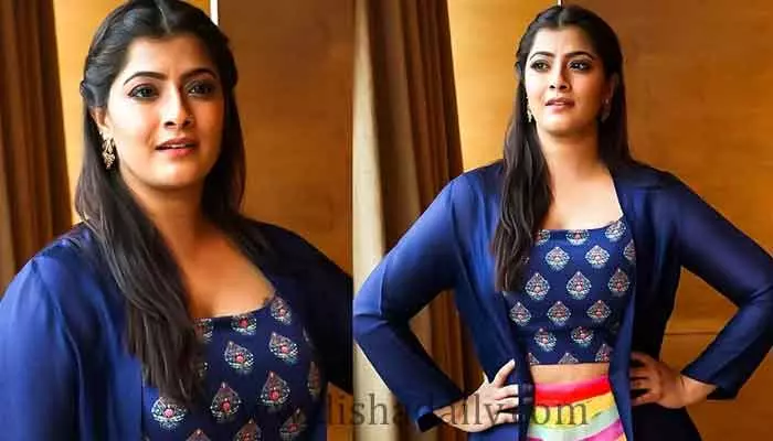 ఆ హీరో ఫ్యాన్స్ నన్ను చంపేస్తారని భయపడ్డా: Varalaxmi Sarathkumar