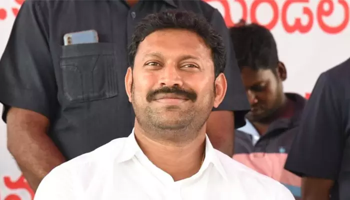 బ్రేకింగ్: వేగం పెంచిన CBI.. వివేకా హత్య కేసులో MP అవినాష్ రెడ్డికి మరోసారి నోటీసులు