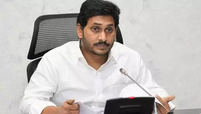 టీడీపీ సెటైర్లు.. సోషల్ మీడియా ట్వీట్‌లతో షేక్