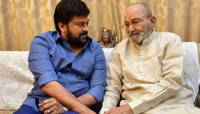 K.Vishwanath  తనది తండ్రీకొడుకుల అనుబంధం:Chiranjeevi