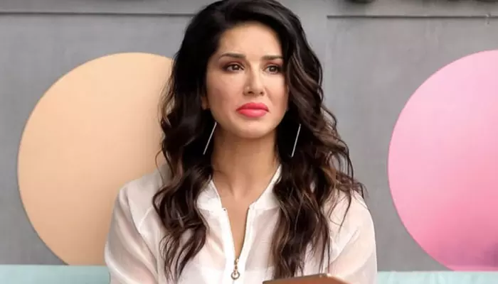 Sunny Leone కు తప్పిన ప్రమాదం.. ఫ్యాషన్‌ షో సమీపంలో భారీ బాంబు పేలుడు!