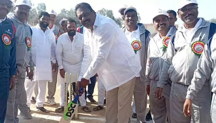 క్రీడలతో నూతన ఉత్తేజం: ఎమ్మెల్యే ప్రకాష్ గౌడ్