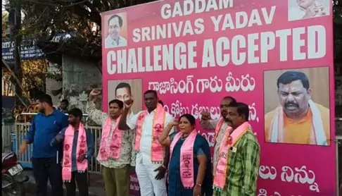 కలకలం రేపుతున్న రాజాసింగ్ ఫ్టెక్సీలు