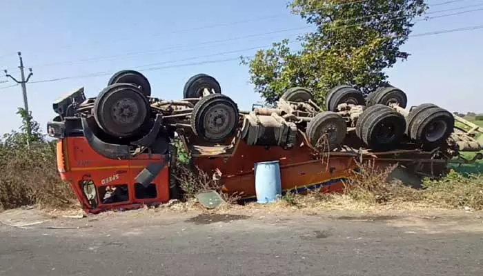 తృటిలో తప్పిన పెను ప్రమాదం