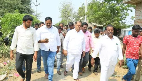 ఇక్కడున్నవారంతా ఈ ప్రాంత బిడ్డలైనప్పుడు పాలకులు పరాయివారెందుకు : ఎమ్మెల్యే కందాళ