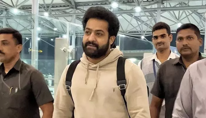 Jr.NTR: ఆస్కార్‌ కోసం అమెరికా బయలు దేరిన యంగ్‌ టైగర్‌ ఎన్టీఆర్