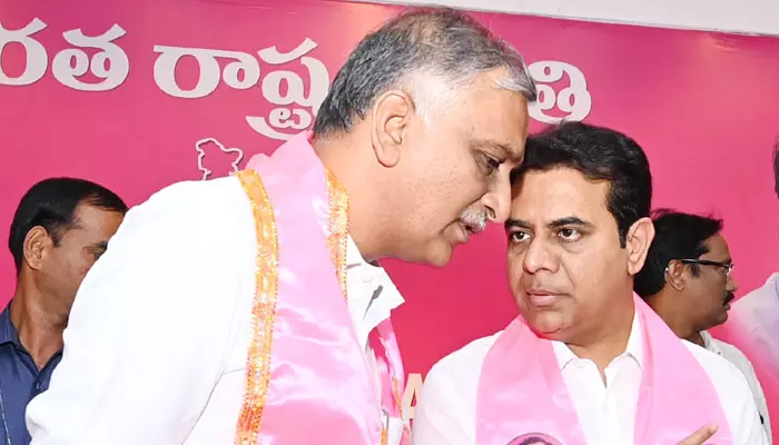 ఢిల్లీ: MLC కవితతో కేటీఆర్, హరీశ్ రావు భేటీ