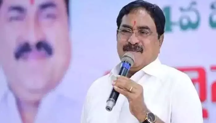 కేసీఆర్ తర్వాత నేనే సీనియర్ అంటూ మంత్రి ఎర్రబెల్లి ఆసక్తికర వ్యాఖ్యలు