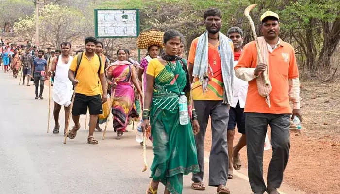 Srisalam Temple: భారీగా కన్నడ భక్తుల రద్దీ