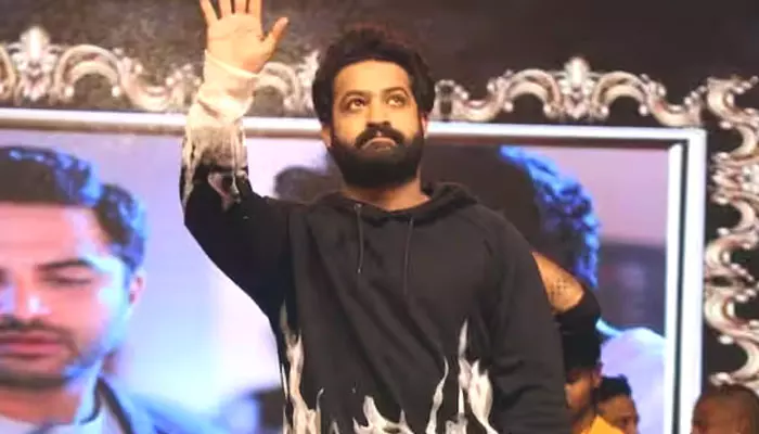 NTR Hoodie: తారక్ ధరించిన ఈ హుడీ ధర ఎంతో తెలుసా?