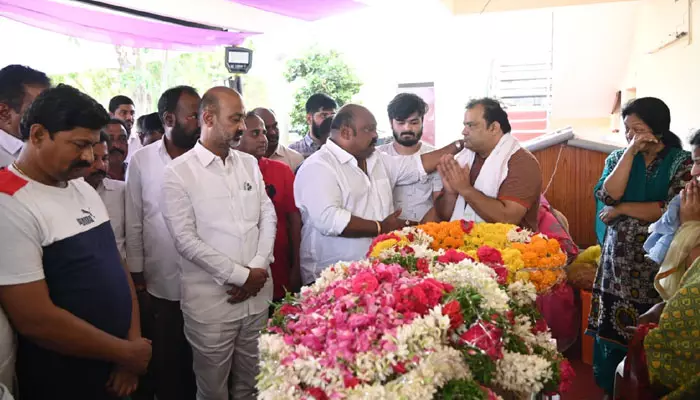 T- బీజేపీ చీఫ్ బండి సంజయ్ ఇంట్లో విషాదం