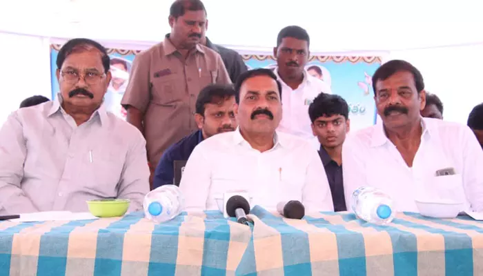 Minister Kakani: పబ్లిసిటీ స్టంట్ కోసమే కోటంరెడ్డి దీక్ష