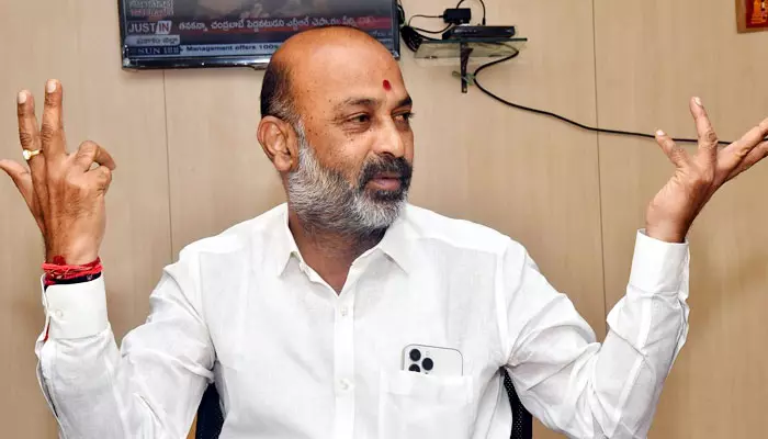 ‘బండి’ ఫోన్‌పై స్పెషల్ ఫోకస్.. అందులోని వివరాల రికవరీకి ప్రయత్నాలు!