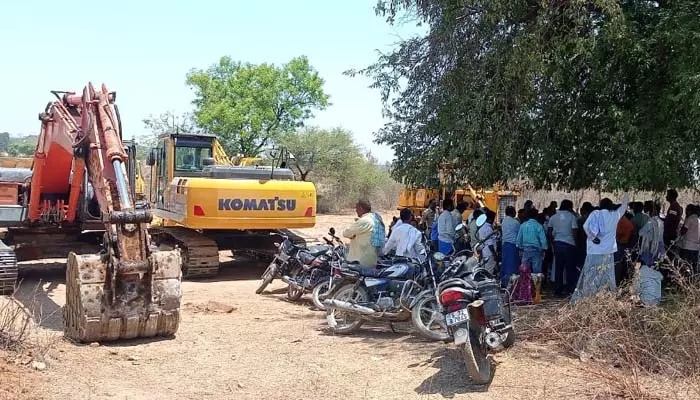 పరిహారం ఇచ్చాకే పనులు ప్రారంభించండి..