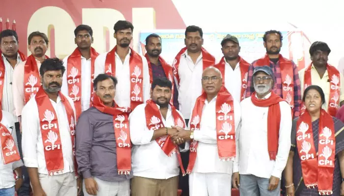 కార్మిక హక్కులను కాలరాస్తున్న మోడీ : చాడ వెంకట్ రెడ్డి