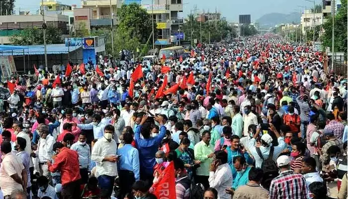 ఉద్యోగ, ఉపాధ్యాయులపై కక్షపూరిత విధానాలు వీడాలి!