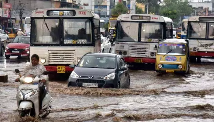 HYD : రికార్డు స్థాయిలో వర్షపాతం నమోదు